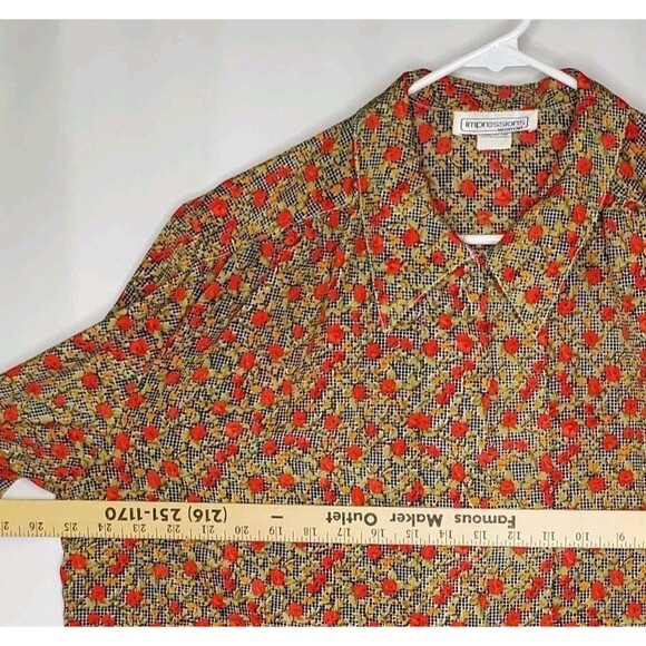 Impressions Button Top Women's 20W Red Ditsy Floral - Picture 6 of 12